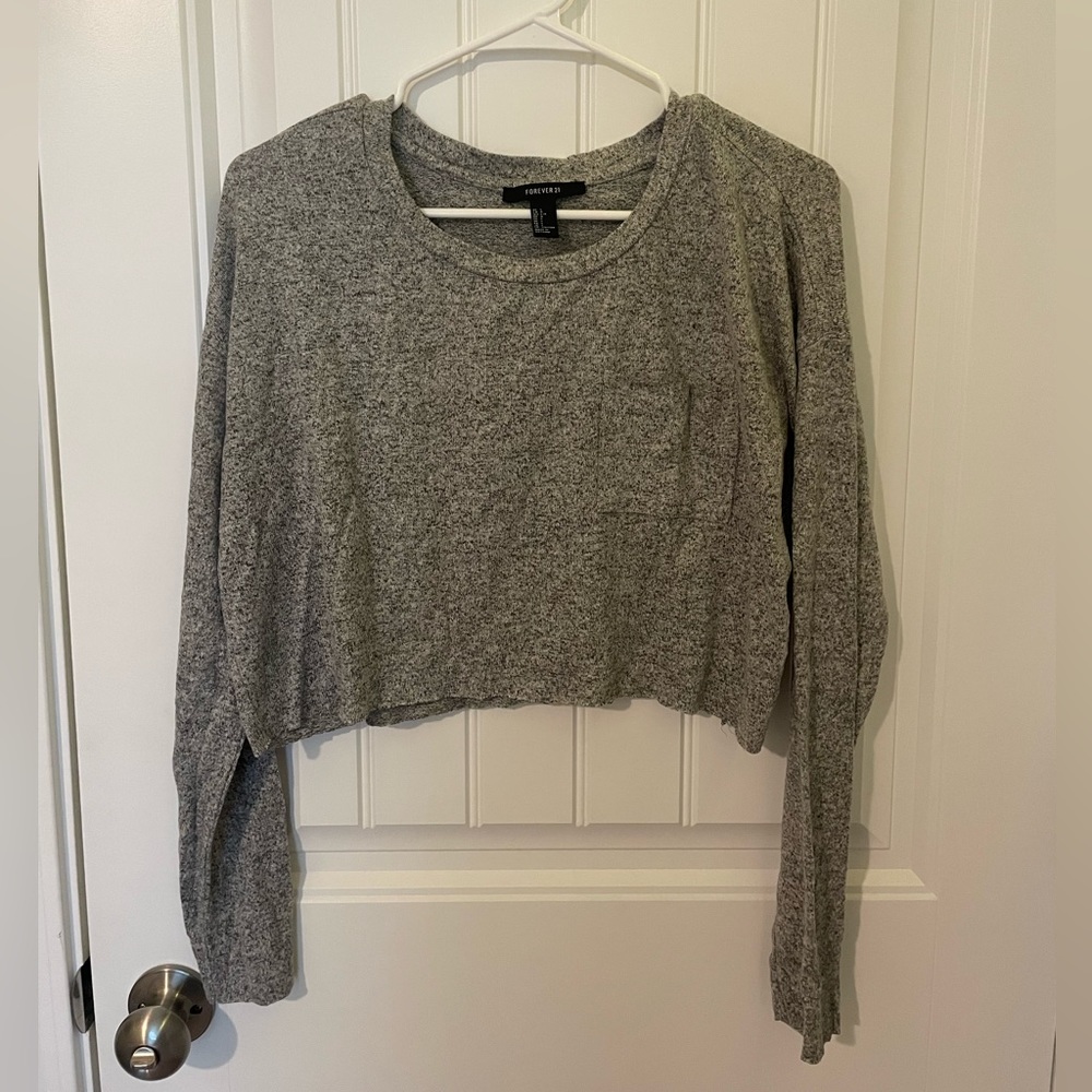 Forever 21 Gray Long Sleeve Crop Top